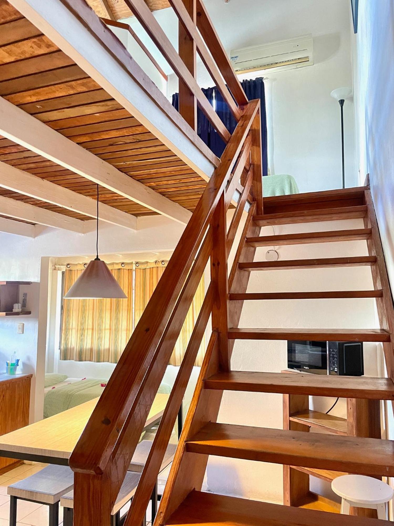Bananaquit Tobago -Stay Near The Beach Crown Point Ngoại thất bức ảnh