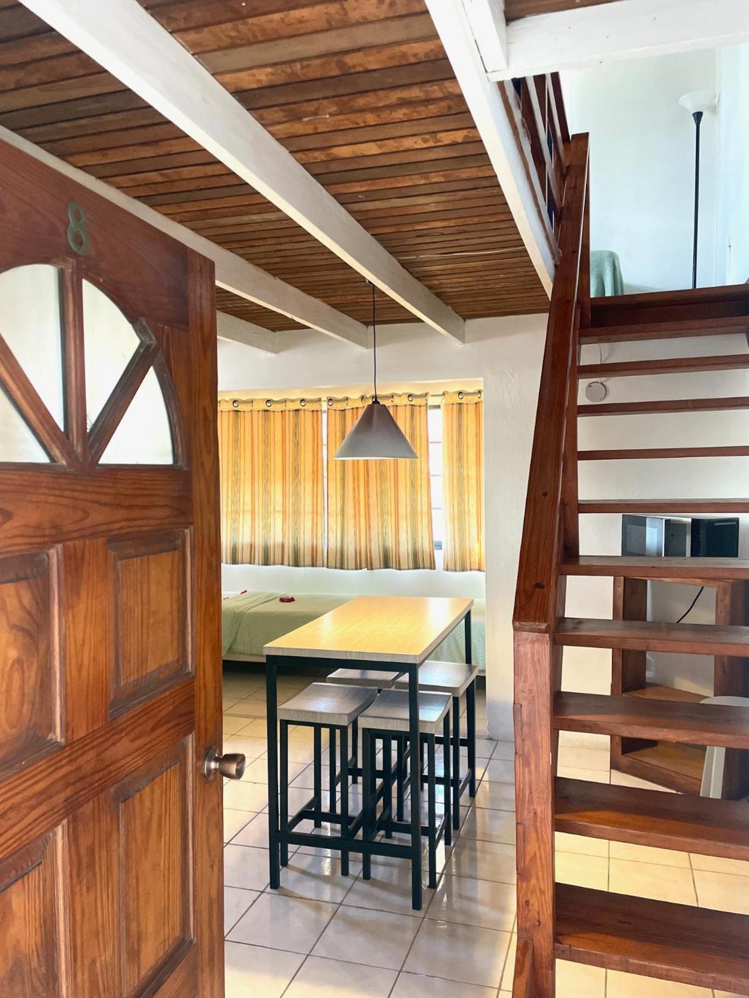 Bananaquit Tobago -Stay Near The Beach Crown Point Ngoại thất bức ảnh