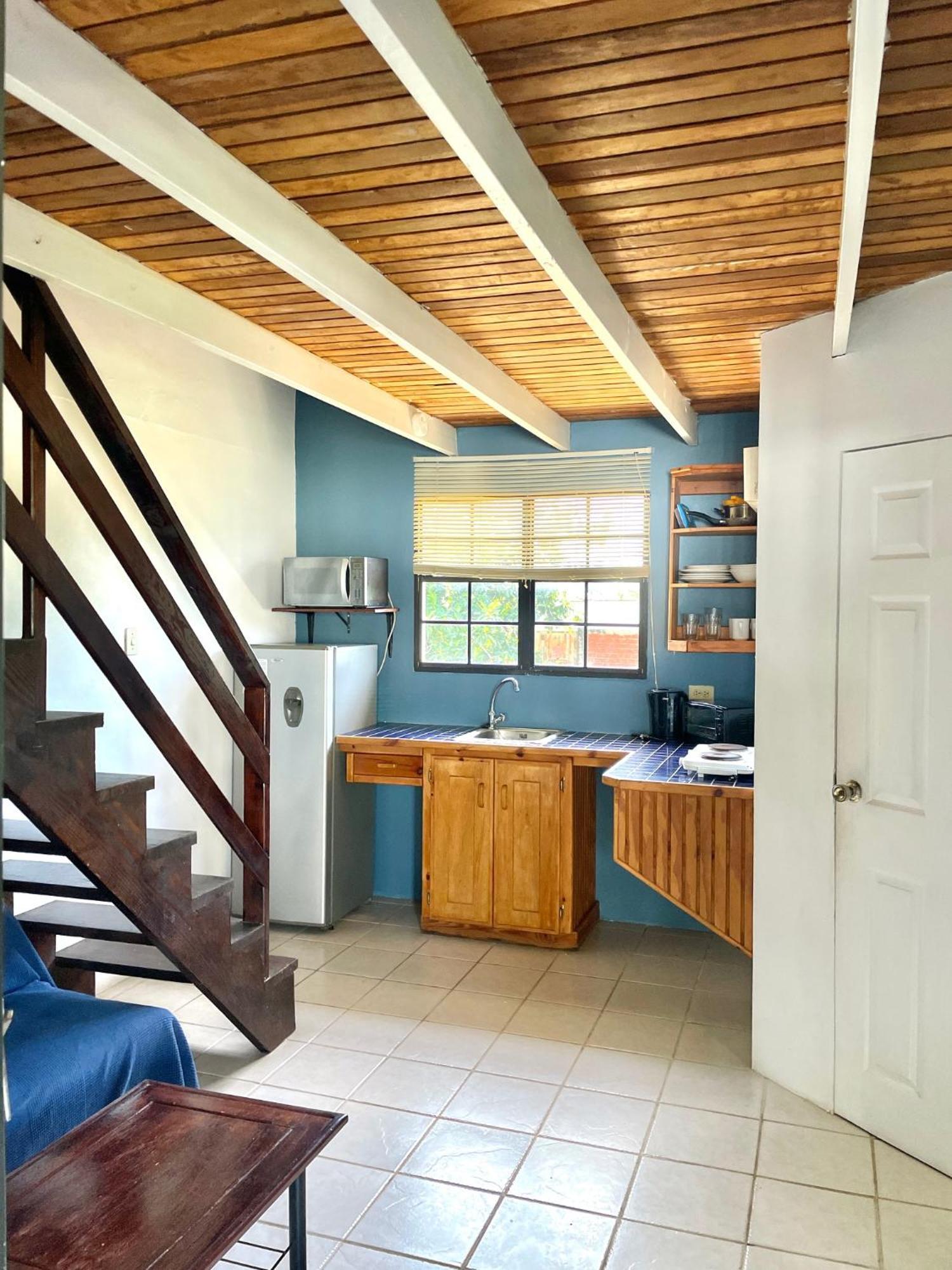 Bananaquit Tobago -Stay Near The Beach Crown Point Ngoại thất bức ảnh