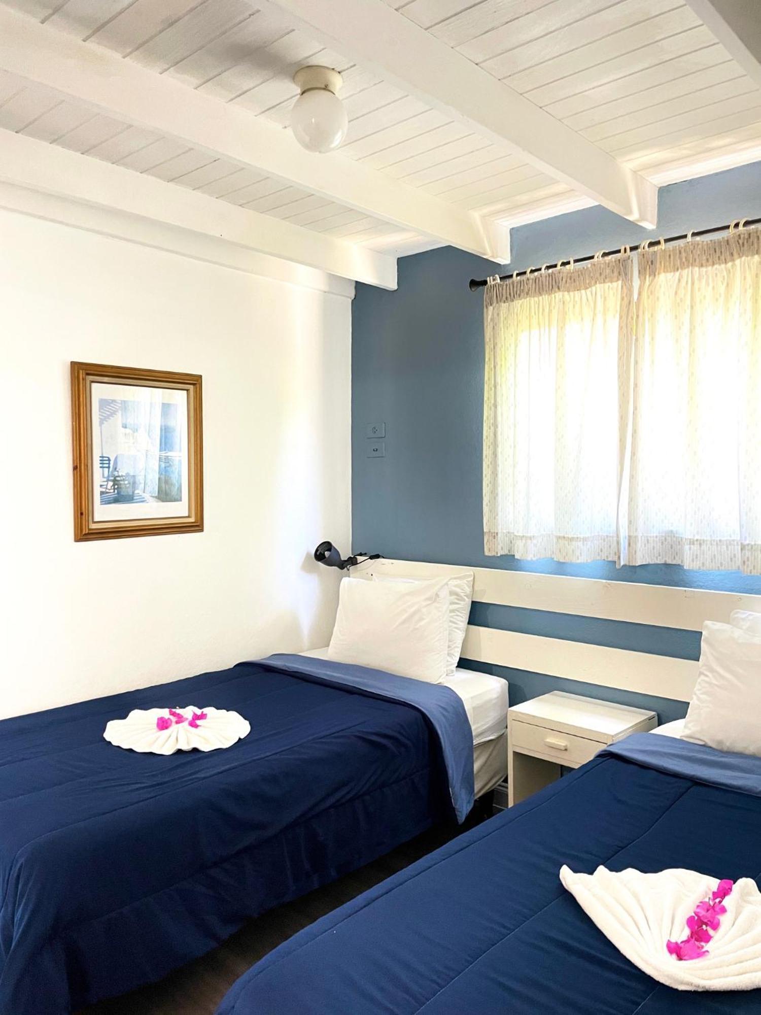 Bananaquit Tobago -Stay Near The Beach Crown Point Ngoại thất bức ảnh