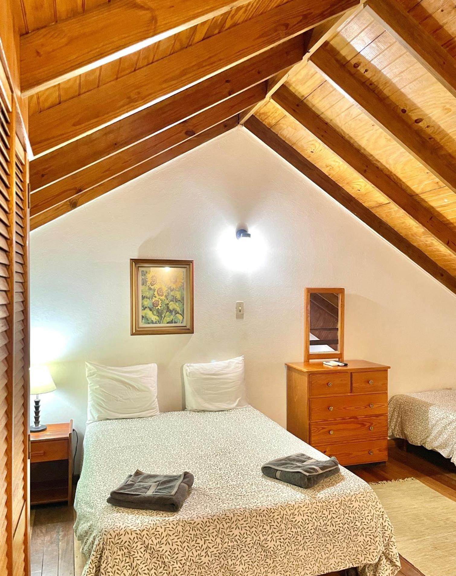 Bananaquit Tobago -Stay Near The Beach Crown Point Ngoại thất bức ảnh