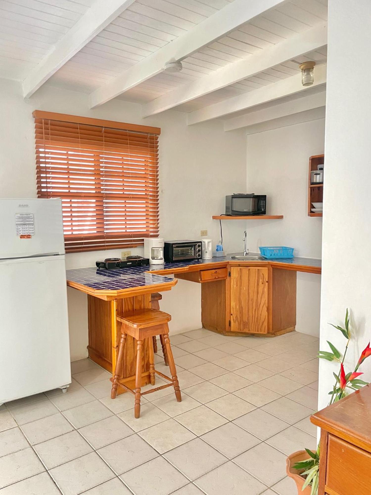 Bananaquit Tobago -Stay Near The Beach Crown Point Ngoại thất bức ảnh