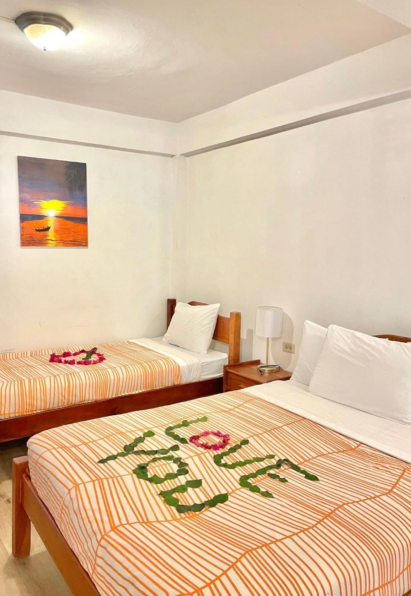 Bananaquit Tobago -Stay Near The Beach Crown Point Ngoại thất bức ảnh